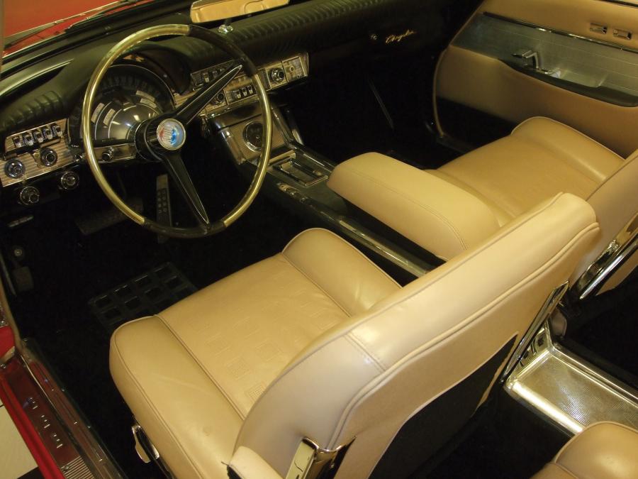 Интерьер Chrysler 300G Convertible (RC4/P 845) 1961 года  (фото 7 из 85)